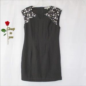 ENGLISH ROSE BLACK DRESS SIZE MEDIUM